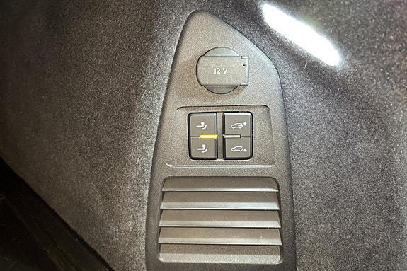 Volkswagen Touareg 22 of 24