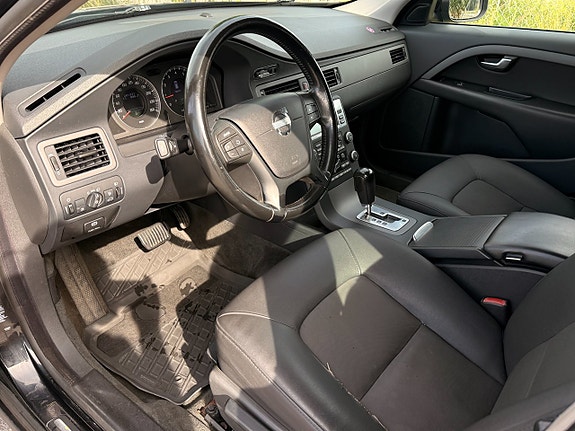 Volvo V70 6 of 11