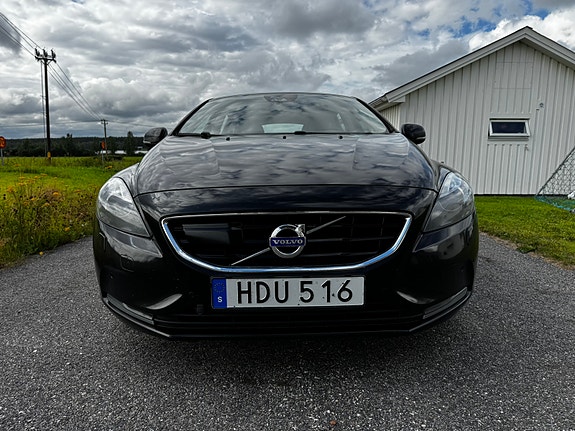 Volvo V40 3 of 5