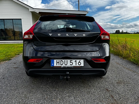 Volvo V40 4 of 5