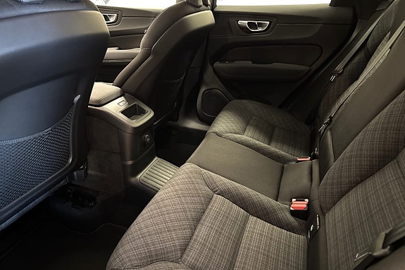 Volvo XC60 14 of 25