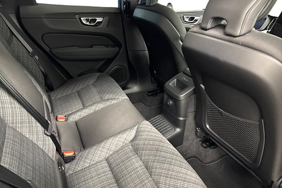 Volvo XC60 13 of 25