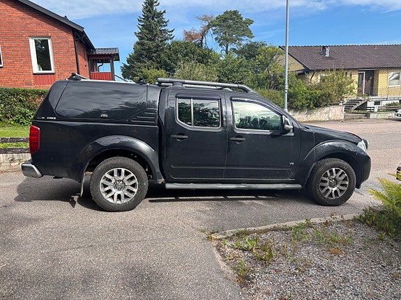 Nissan Navara 2 of 5