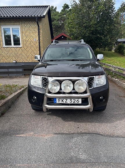 Nissan Navara 3 of 5