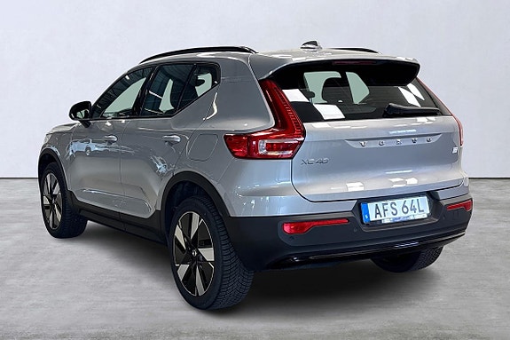 Volvo XC40 3 of 5