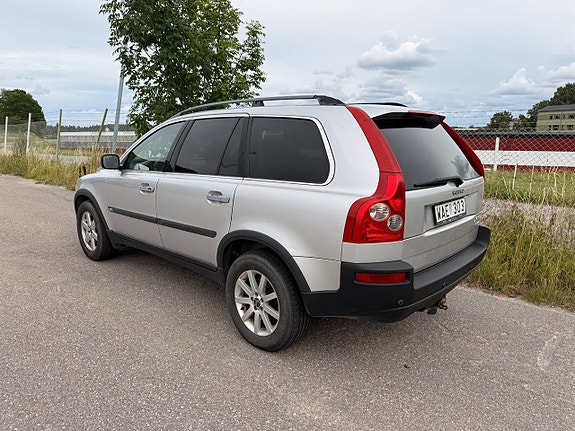 Volvo XC90 3 of 5