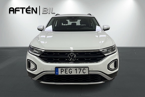 Volkswagen T-Roc 3 of 5