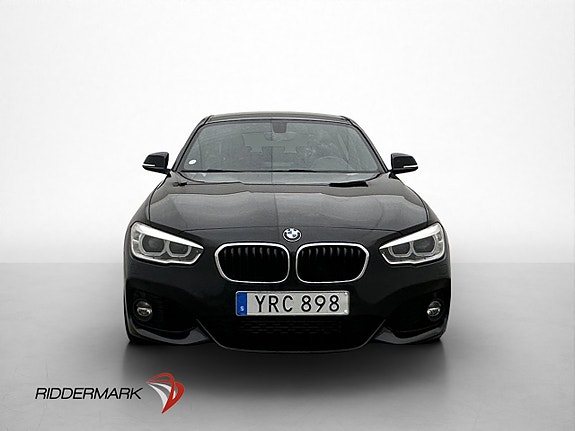 BMW 118i 2 of 5