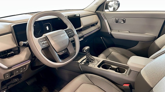 Kia Seltos 8 of 12