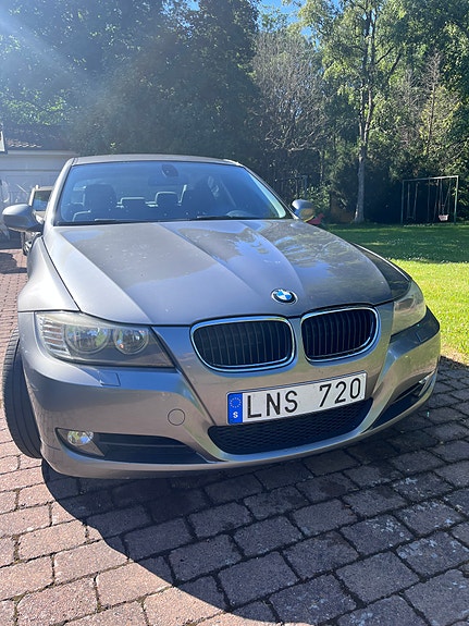 BMW 320d 4 of 5