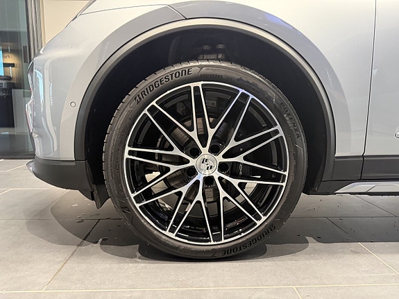 Porsche Macan 4 4 of 5