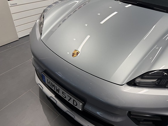 Porsche Macan 4 3 of 5