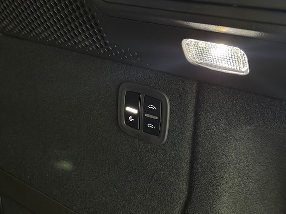 Porsche Macan 4 18 of 18
