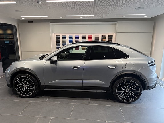Porsche Macan 4 5 of 5