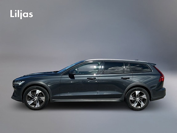Volvo V60 Cross Country 3 of 5