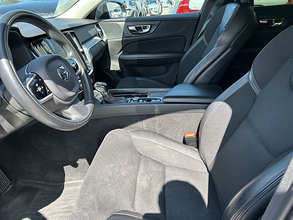 Volvo V60 Cross Country 5 of 5
