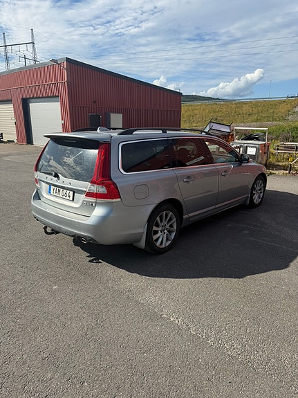 Volvo V70 5 of 5
