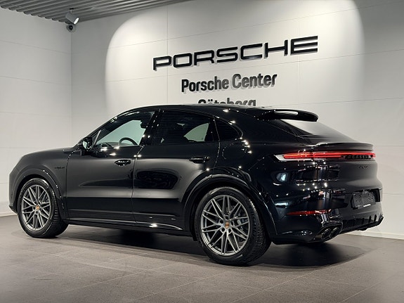 Porsche Cayenne 5 of 5