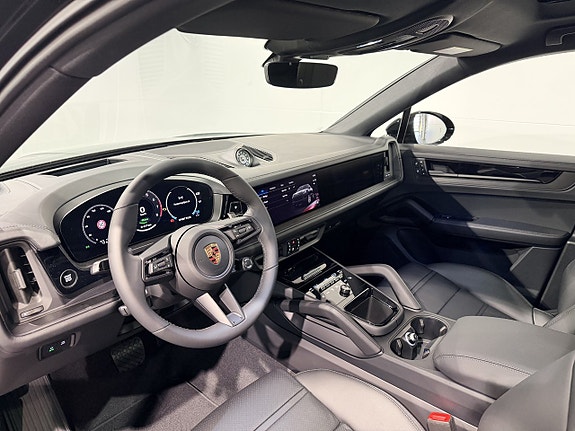 Porsche Cayenne 19 of 26