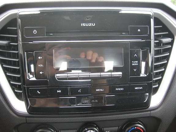 Isuzu Pickup 11 of 11