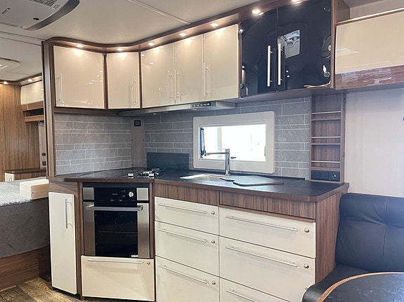 Polar CUSTOMIZED 650 (ALDE+Solcell+Ugn+AC+Mover+Lås) 16 of 25