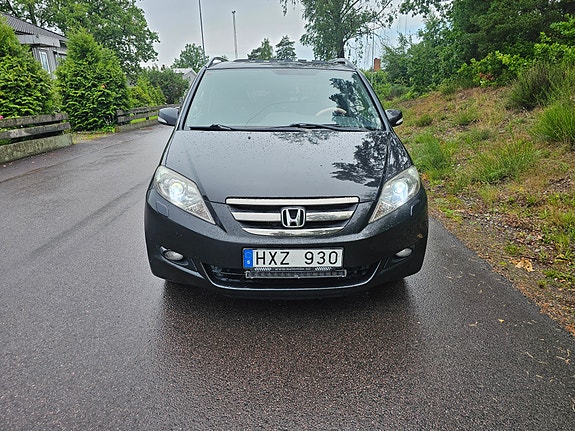 Honda FR-V 8 of 10