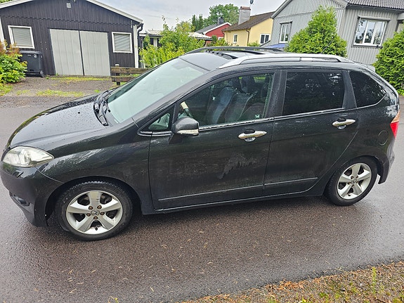 Honda FR-V 7 of 10