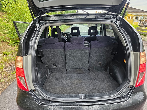 Honda FR-V 3 of 5