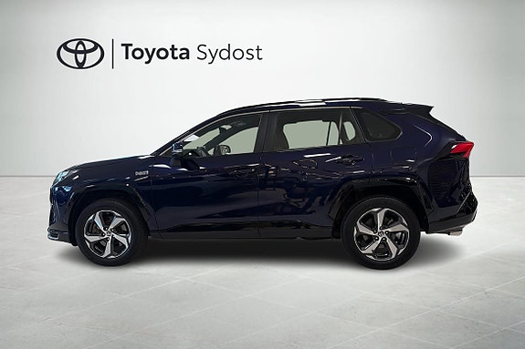 Toyota RAV4 3 of 10