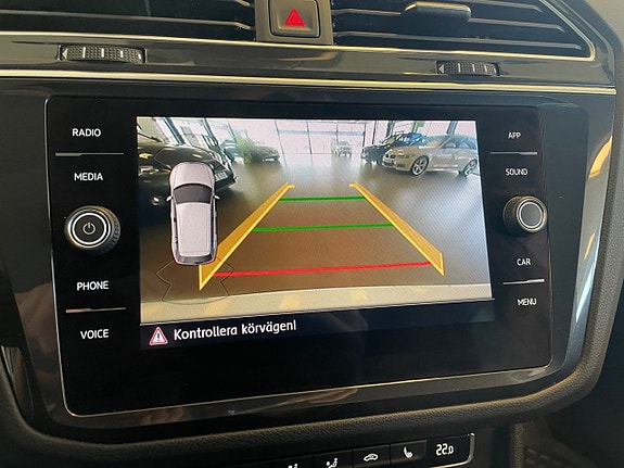 Volkswagen Tiguan 19 of 26