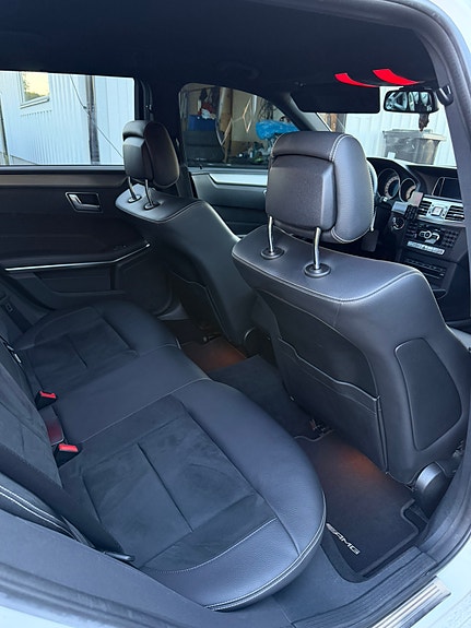 Mercedes-Benz E220 11 of 11