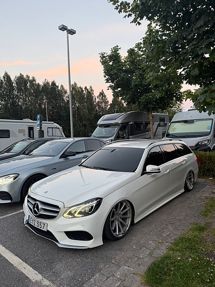 Mercedes-Benz E220 7 of 11