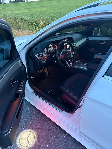 Mercedes-Benz E220 8 of 11