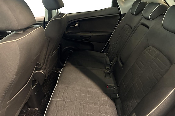 Kia Venga 16 of 22