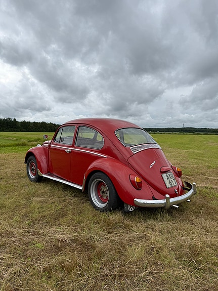 Volkswagen 1300 3 of 5