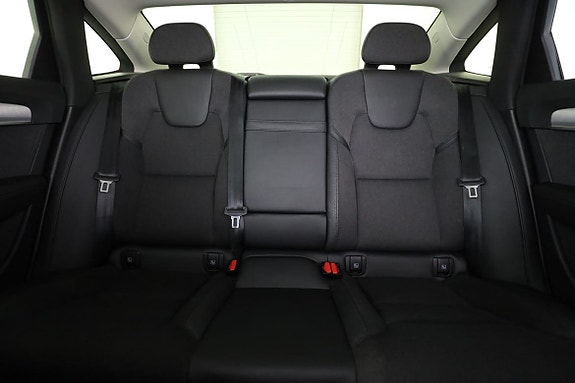 Volvo S90 16 of 30