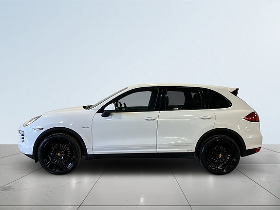 Porsche Cayenne 3 of 19