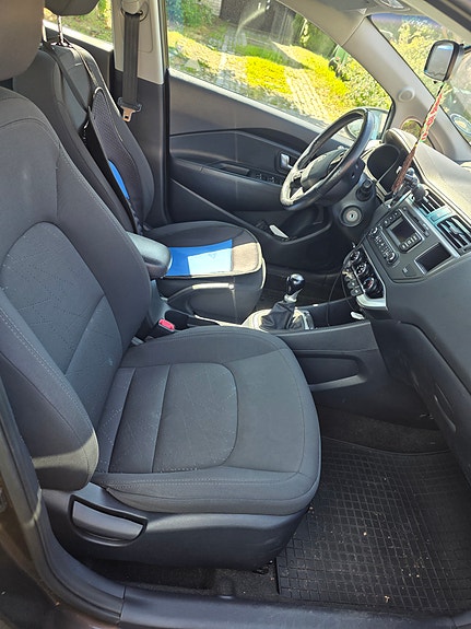 Kia Rio 4 of 5