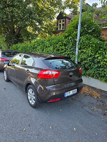 Kia Rio 2 of 5