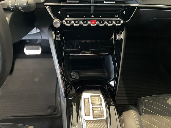 Peugeot 2008 13 of 15