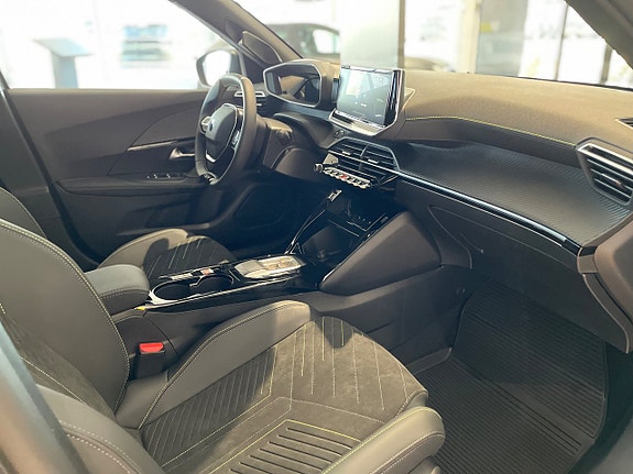 Peugeot 2008 14 of 15