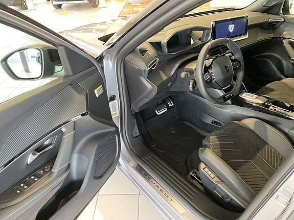 Peugeot 2008 12 of 15
