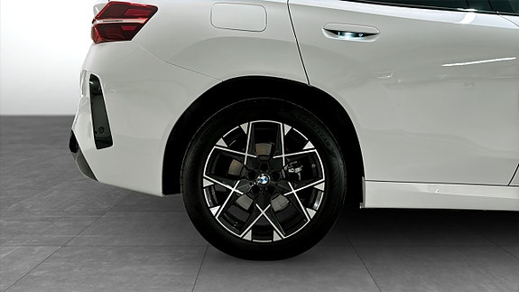 BMW X3 9 of 12