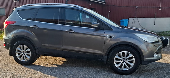 Ford Kuga 2 of 5