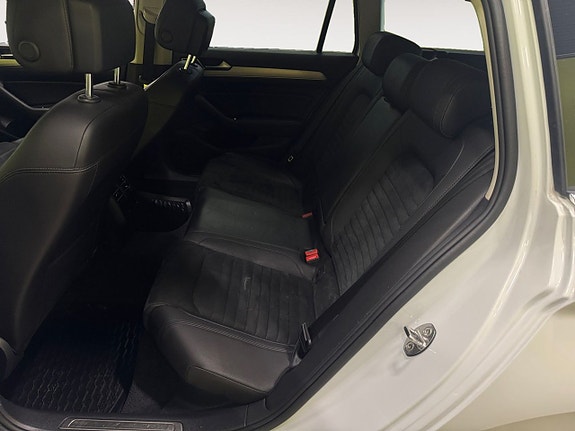 Volkswagen Passat 14 of 22