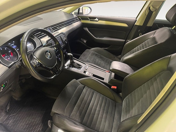 Volkswagen Passat 9 of 22