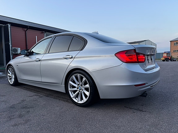 BMW 320d 2 of 5
