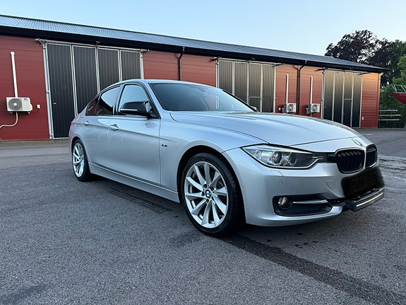 BMW 320d 4 of 5