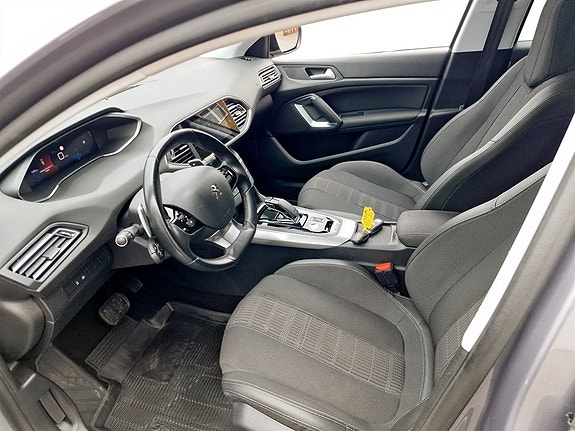 Peugeot 308 SW 4 of 5