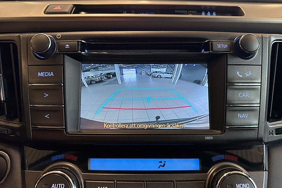 Toyota RAV4 14 of 18